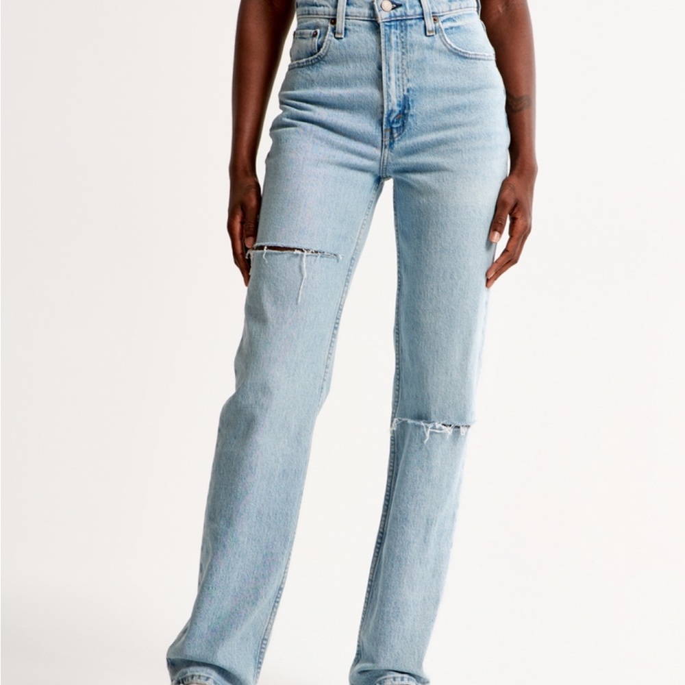 Size 37 short (size 24) Abercrombie and Fitch. New with tags.